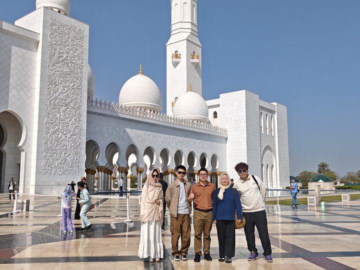 உள்ளூர் கலாச்சாரம் மற்றும் சந்தை வாய்ப்புகளை ஆராய ஹாரூன் மெடிக்கல் துபாய்க்கு பயணிக்கிறது